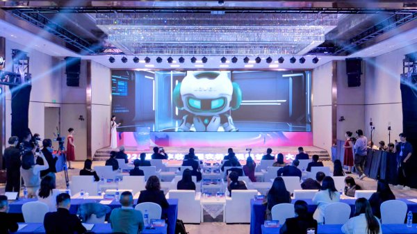 千层金 农机达人嘉年华 | 潍柴雷沃举办2025“遇见丰收中国”农机短视频创作者大会