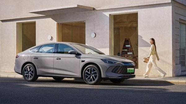 融凯配资 2026款秦L来了，油耗2.7、纯电128，一箱油跑2千公里多